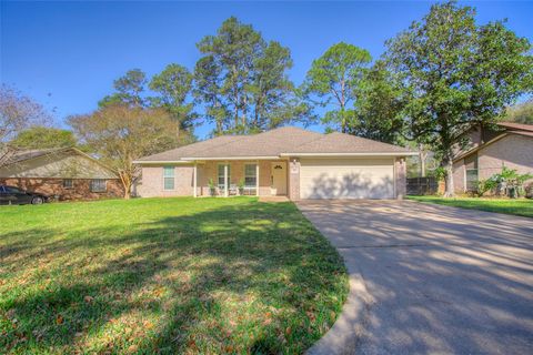 Photo of 824 Cherry Hills Drive, Huntsville, TX 77340 (MLS # 10146209)