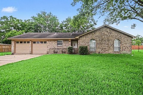 Photo of 1917 Coupland Drive, La Porte, TX 77571 (MLS # 87737386)