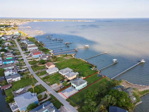 Homes For Sale - 1643 Dick Bay Drive<br/> Dickinson, TX 77539