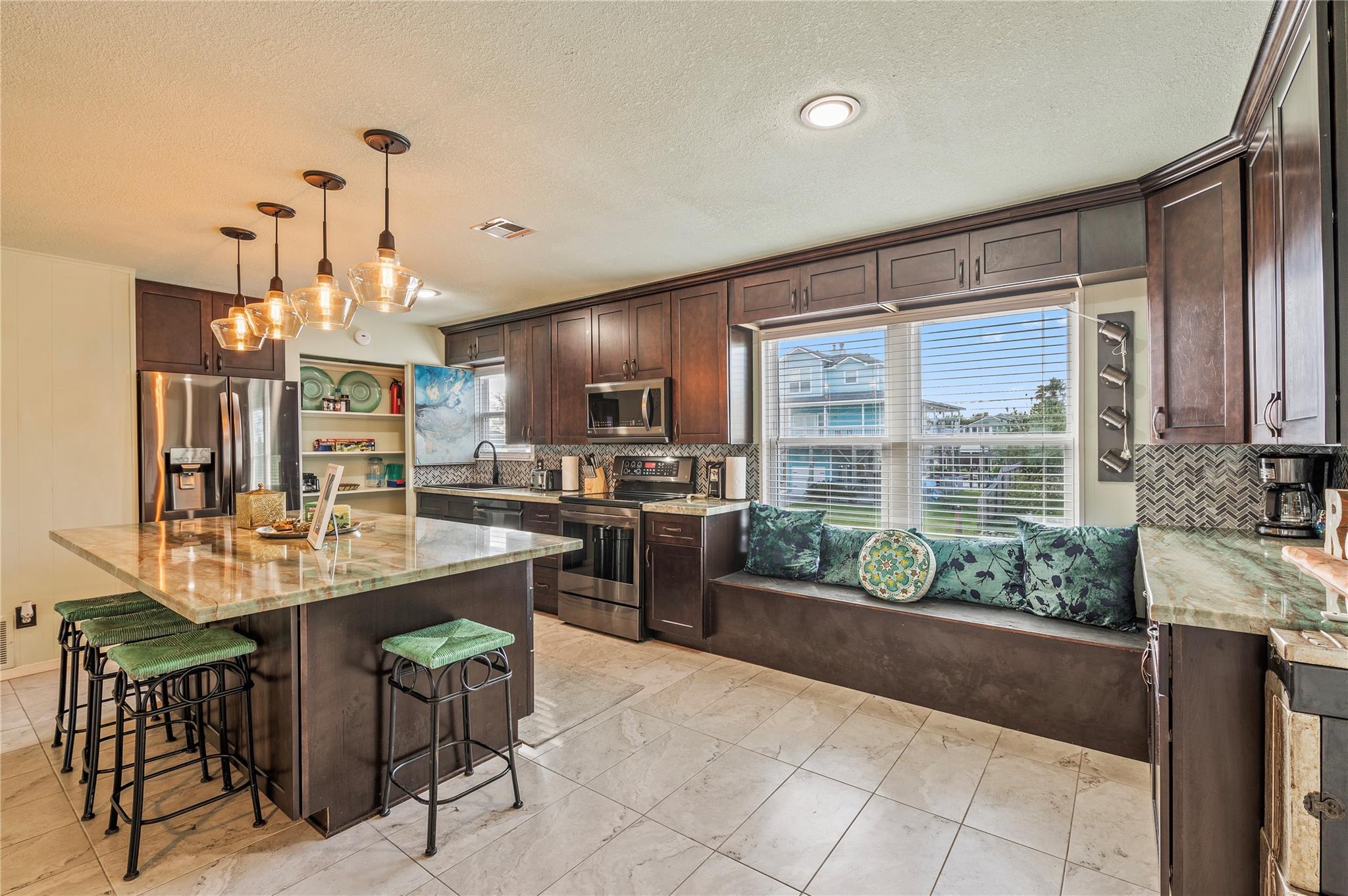 1643 Dick Bay Drive