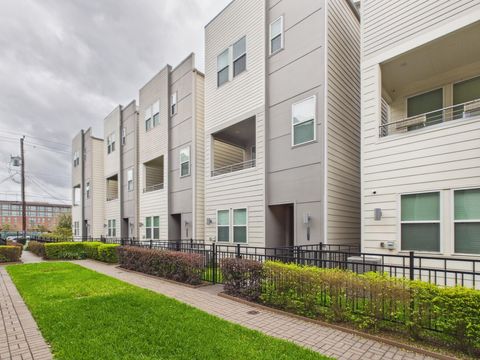 Photo of 2711 Clinton Drive, Houston, TX 77020 (MLS # 30306218)