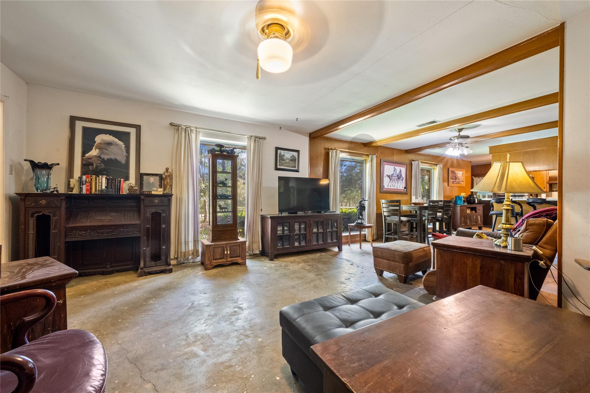 2342 Apache Drive