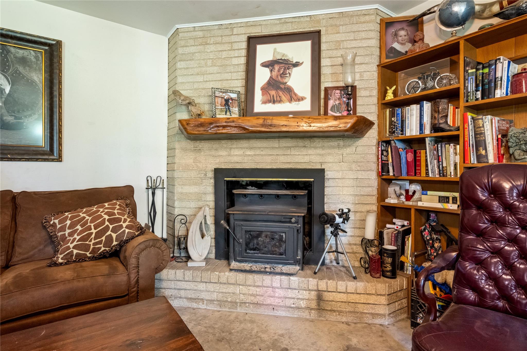 2342 Apache Drive