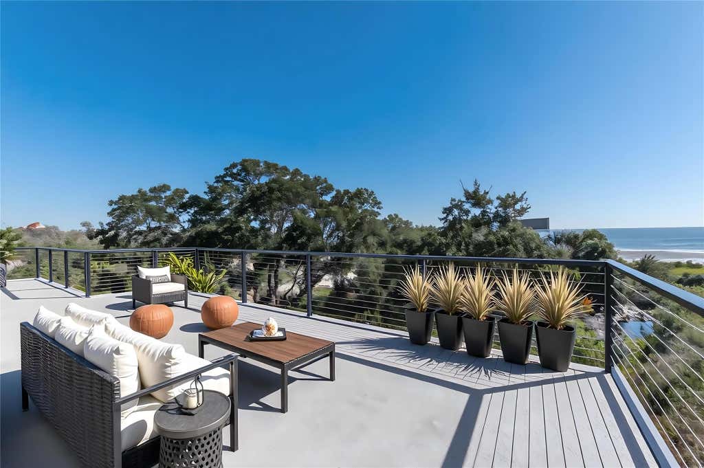 Photo of 637 Bay Vista Drive, Seabrook, TX 77586 (MLS # 43676883)