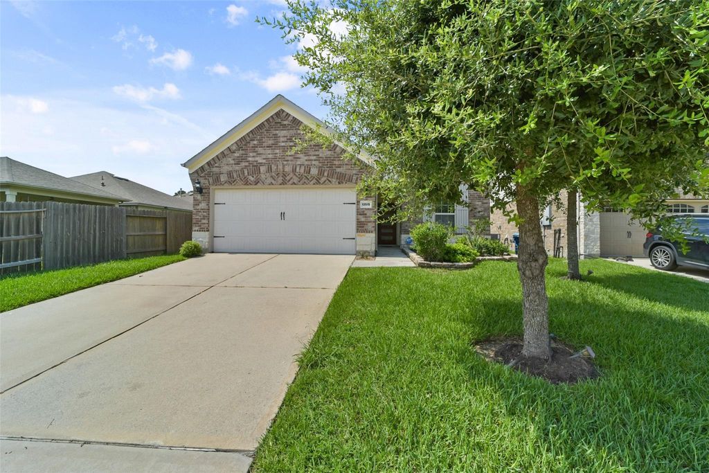 Photo of 13515 Smith Lake Lane, Houston, TX 77044 (MLS # 96487127)