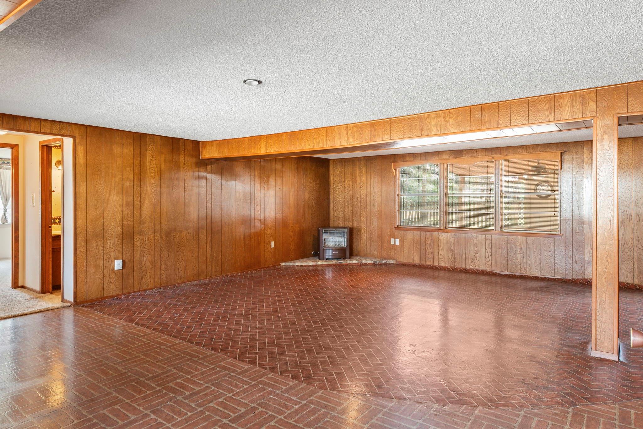 17230 Pioneer Trails