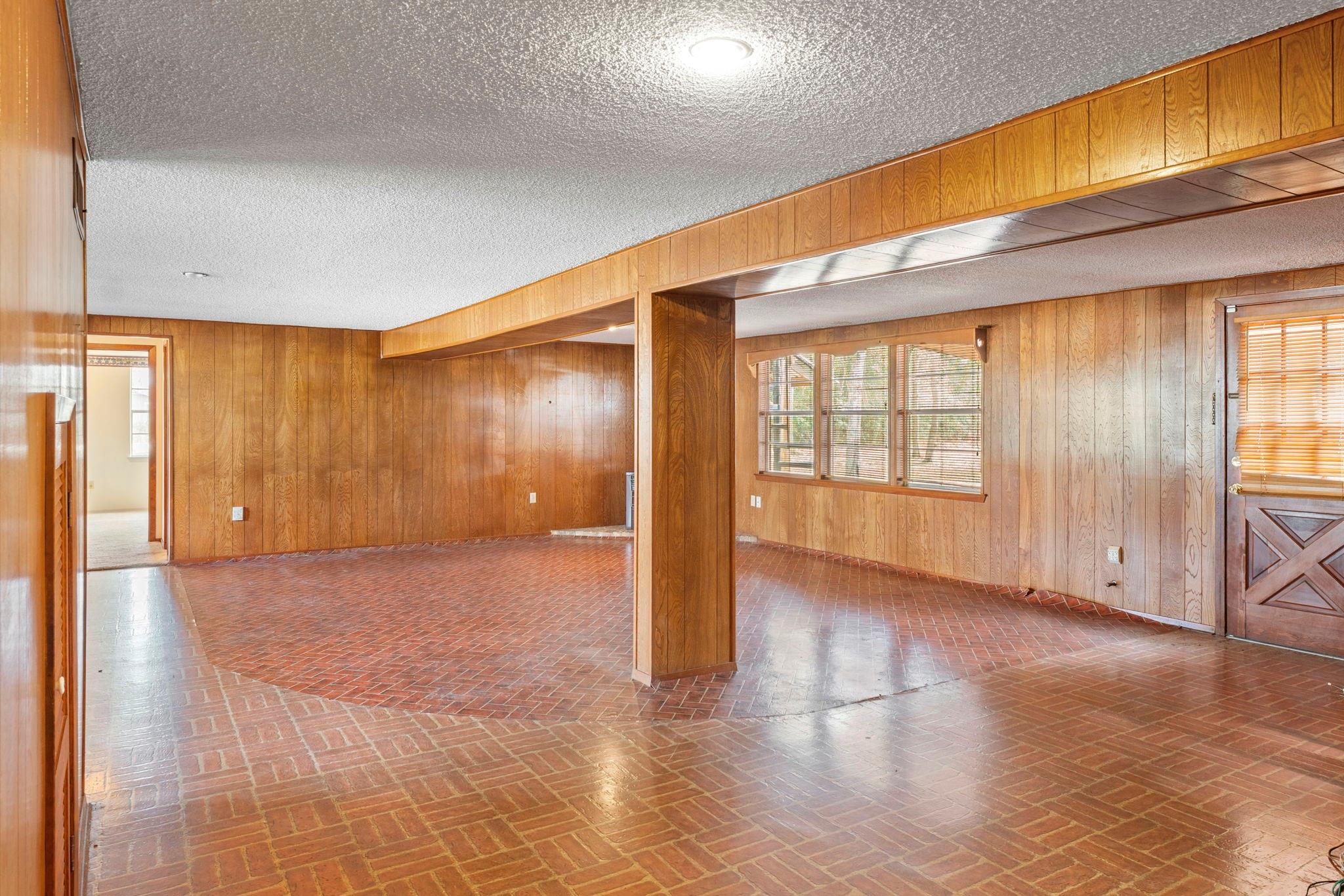 17230 Pioneer Trails