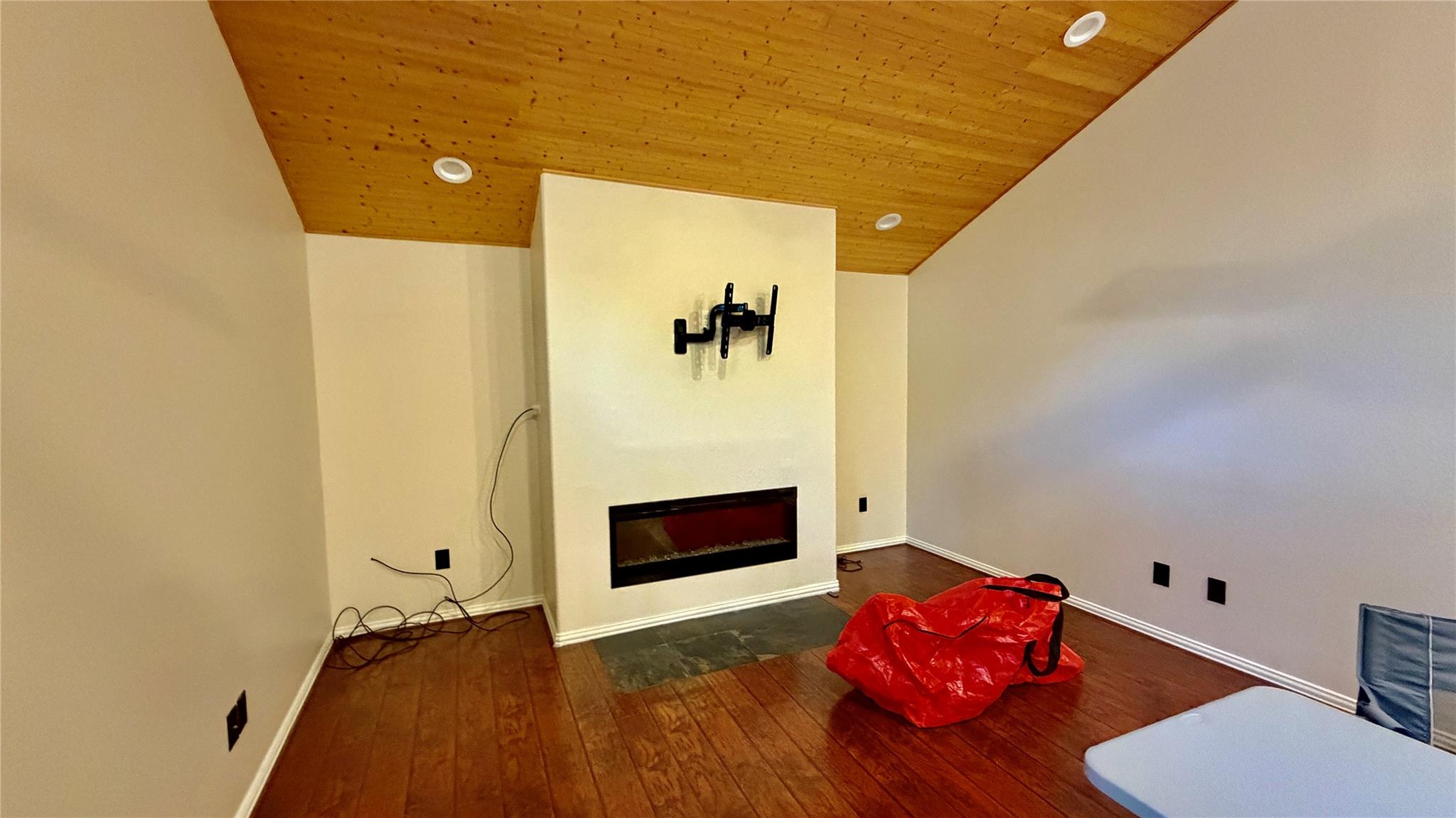 98 E Mistybreeze Circle