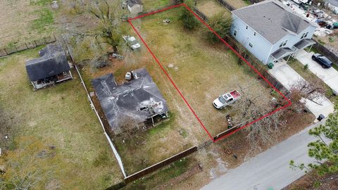 Photo of 2 Caddo Road, Houston, TX 77078 (MLS # 50401079)