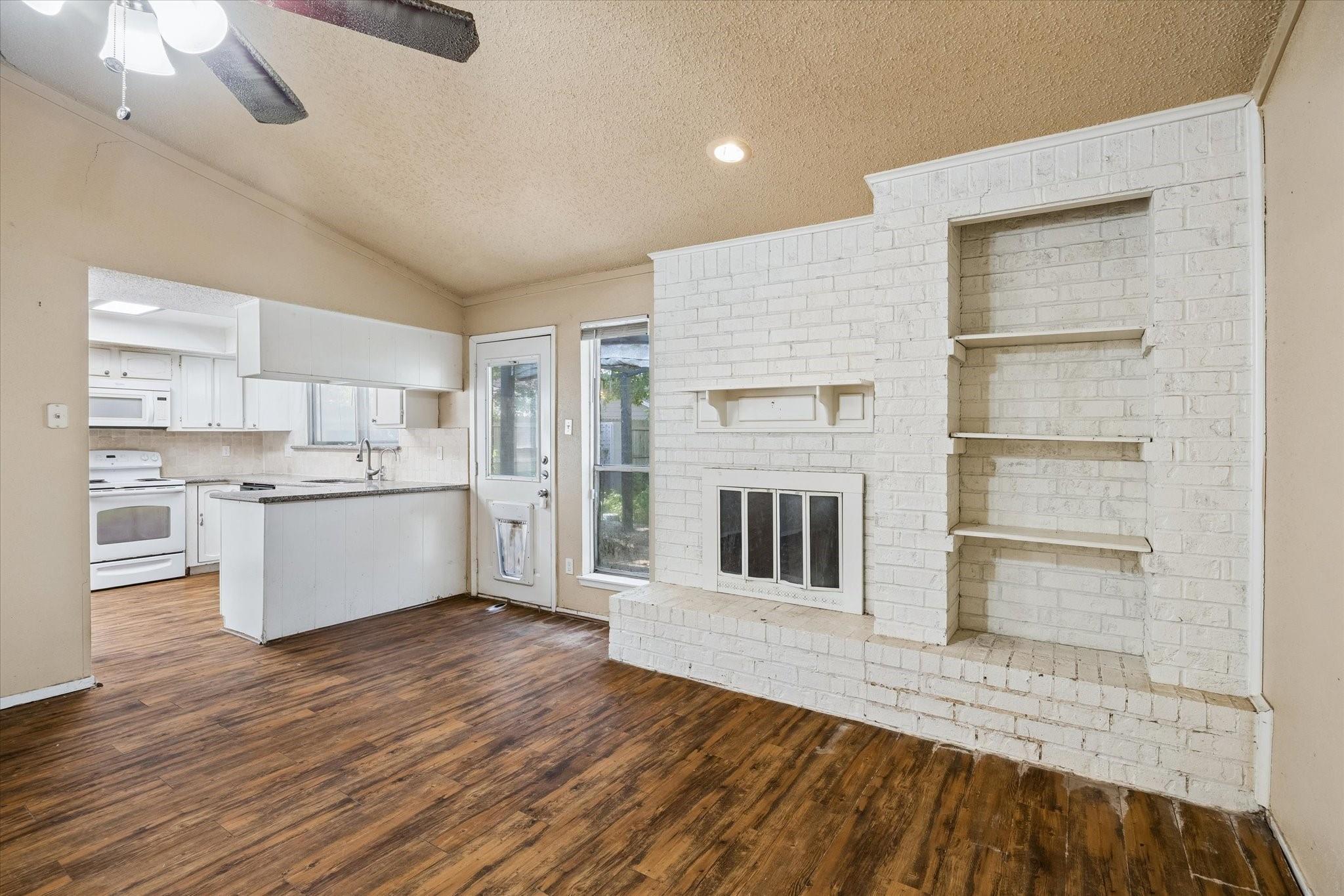 23423 Canyon Lake Drive