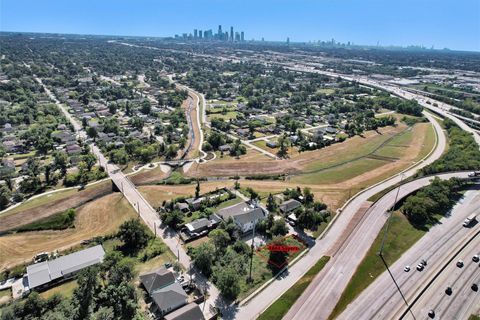 Photo of 4844 Sayers Street, Houston, TX 77026 (MLS # 33519355)