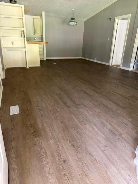 4915 Apache Lane