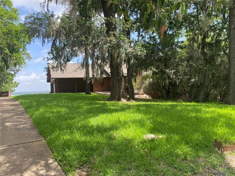 Homes For Sale - 22365 La Jolla Court<br/> Huntsville, TX 77320