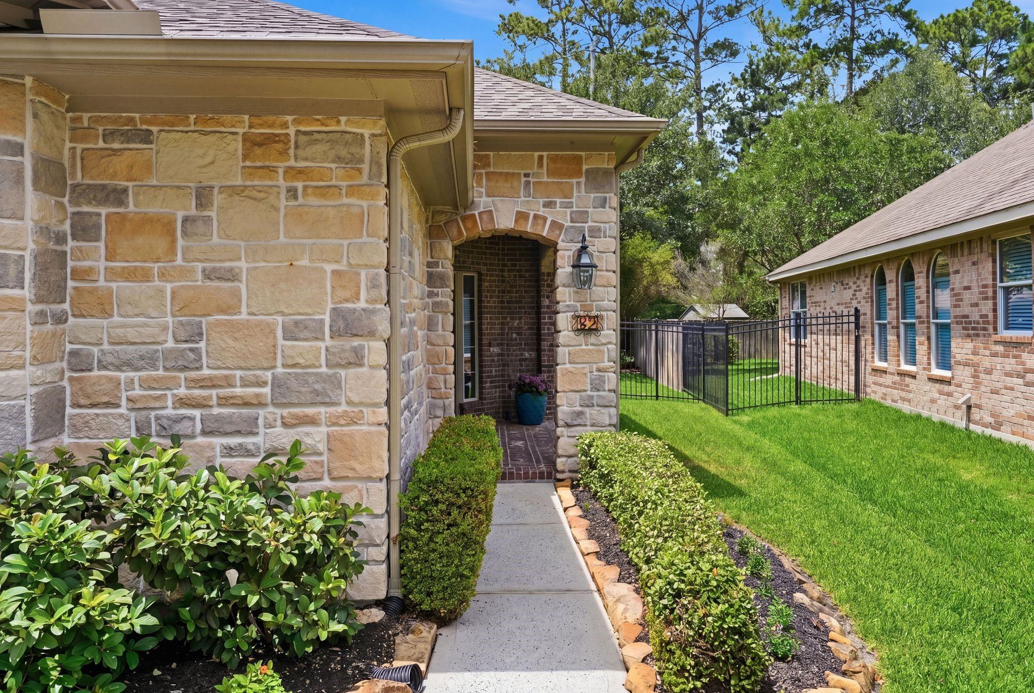 82 S Rocky Point Circle