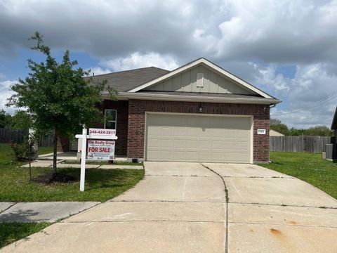 Photo of 13402 Treshill Court, Houston, TX 77049 (MLS # 68422606)