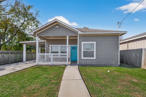 Photo of 920 Kellogg Street, Houston, TX 77012 (MLS # 11224461)