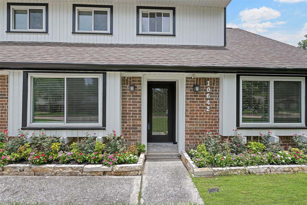 Photo of 10642 Mayfield Road, Houston, TX 77043 (MLS # 30524523)