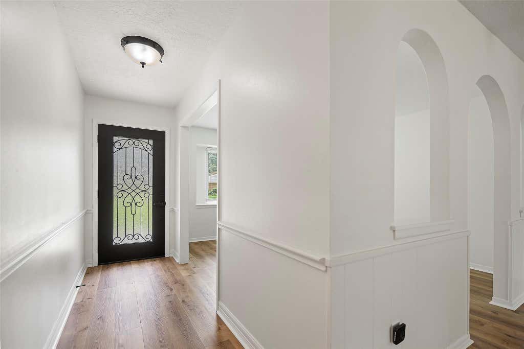 Photo of 10642 Mayfield Road, Houston, TX 77043 (MLS # 30524523)