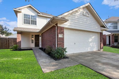 Photo of 2634 Royal Blue Drive, Houston, TX 77088 (MLS # 47305313)