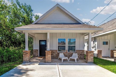 Photo of 9816 Masterson Street, Houston, TX 77029 (MLS # 16823644)