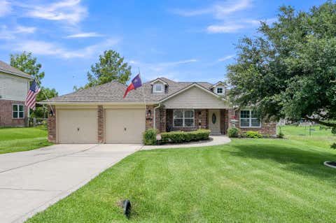 Photo of 327 Cape Conroe Drive, Montgomery, TX 77356 (MLS # 32630338)