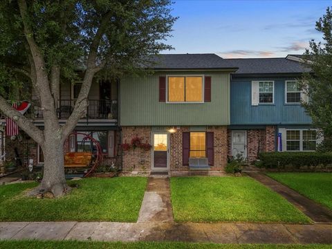8908 Glacier Avenue Texas City TX 77591