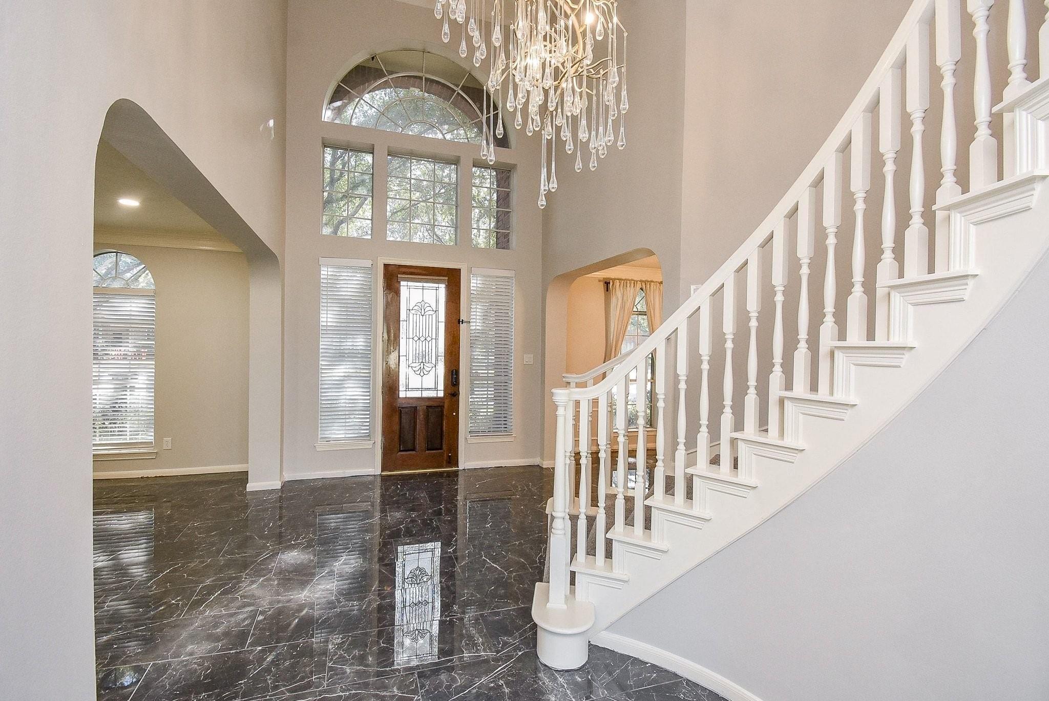 2810 Grassy Knoll Court