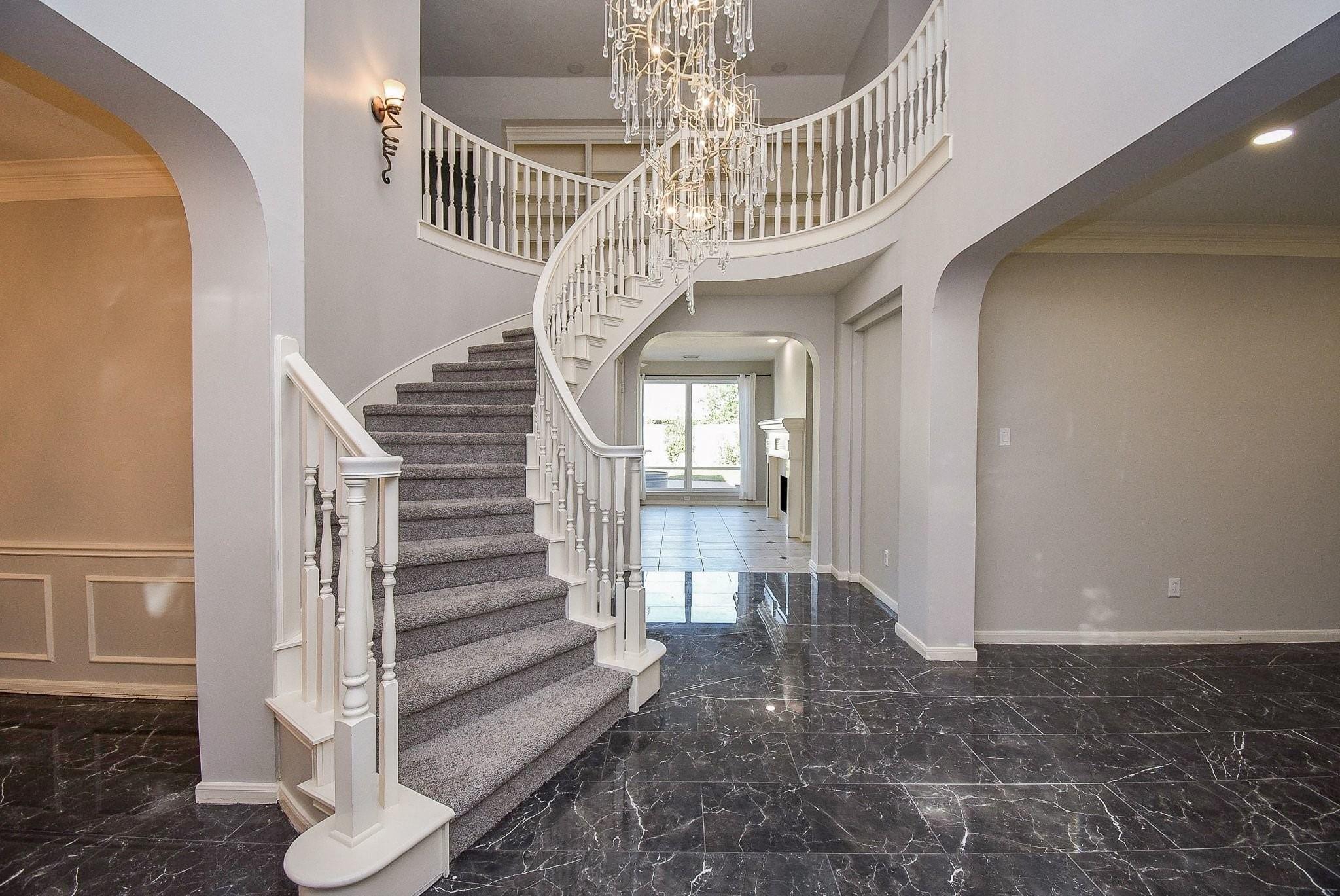 2810 Grassy Knoll Court