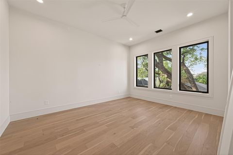 Tiny photo for 4046 Drummond Street, Houston, TX 77025 (MLS # 77880658)