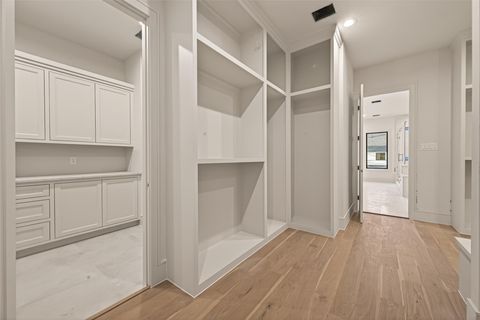 Tiny photo for 4046 Drummond Street, Houston, TX 77025 (MLS # 77880658)