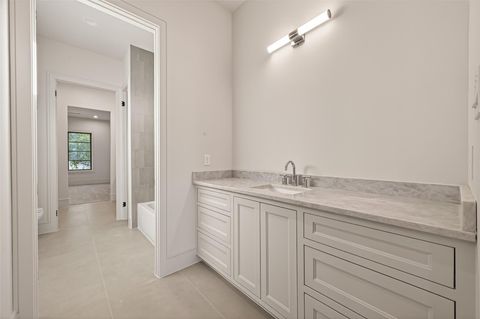 Tiny photo for 4046 Drummond Street, Houston, TX 77025 (MLS # 77880658)