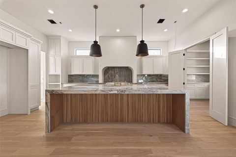 Tiny photo for 4046 Drummond Street, Houston, TX 77025 (MLS # 77880658)