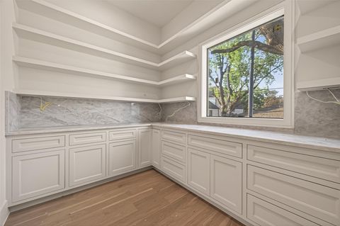 Tiny photo for 4046 Drummond Street, Houston, TX 77025 (MLS # 77880658)