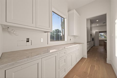 Tiny photo for 4046 Drummond Street, Houston, TX 77025 (MLS # 77880658)