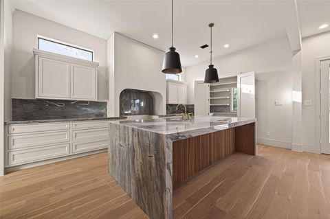 Tiny photo for 4046 Drummond Street, Houston, TX 77025 (MLS # 77880658)