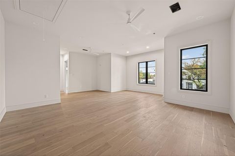 Tiny photo for 4046 Drummond Street, Houston, TX 77025 (MLS # 77880658)