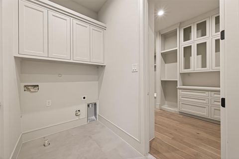 Tiny photo for 4046 Drummond Street, Houston, TX 77025 (MLS # 77880658)