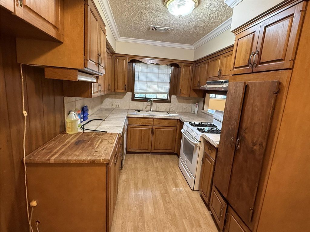 Photo of 321 Johnson Street, Brenham, TX 77833 (MLS # 19919739)