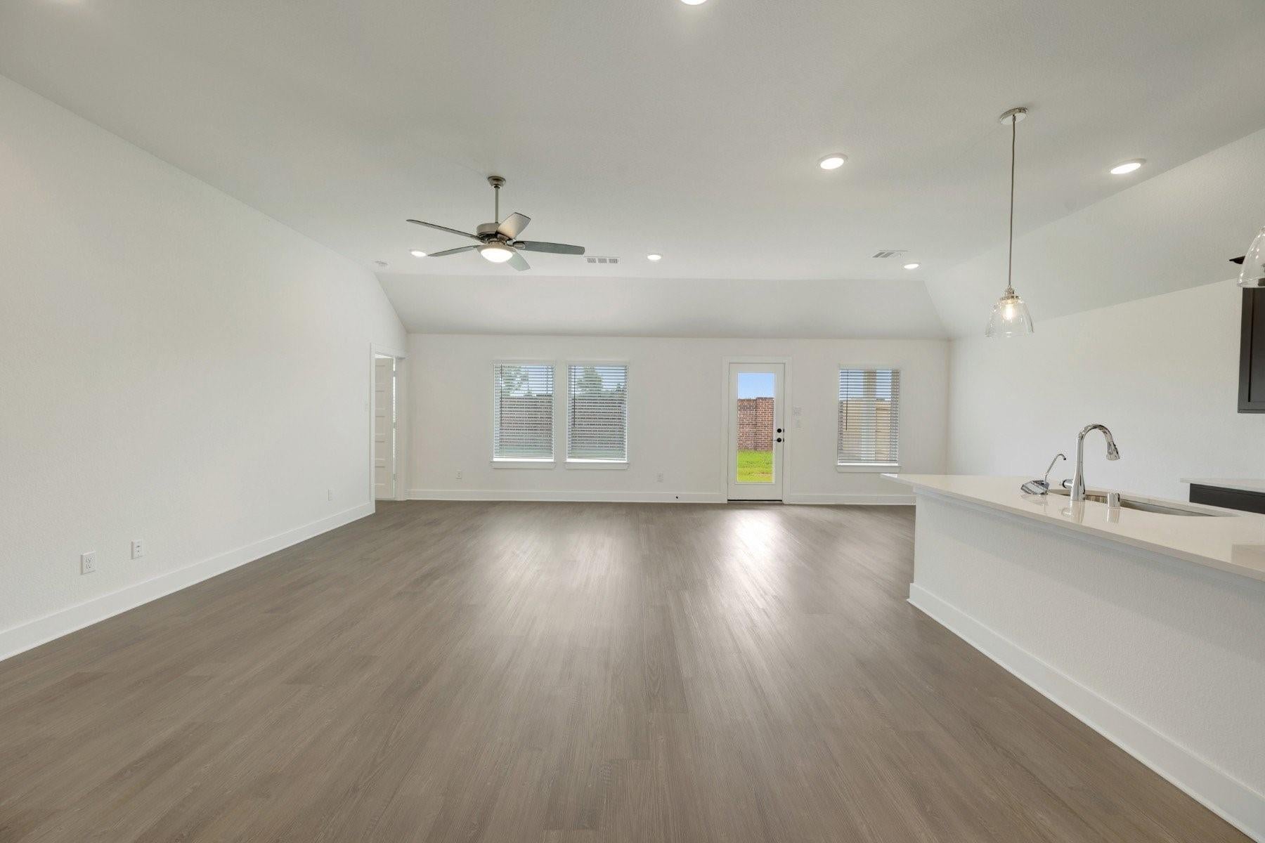 2123 Lone Bronco Boulevard