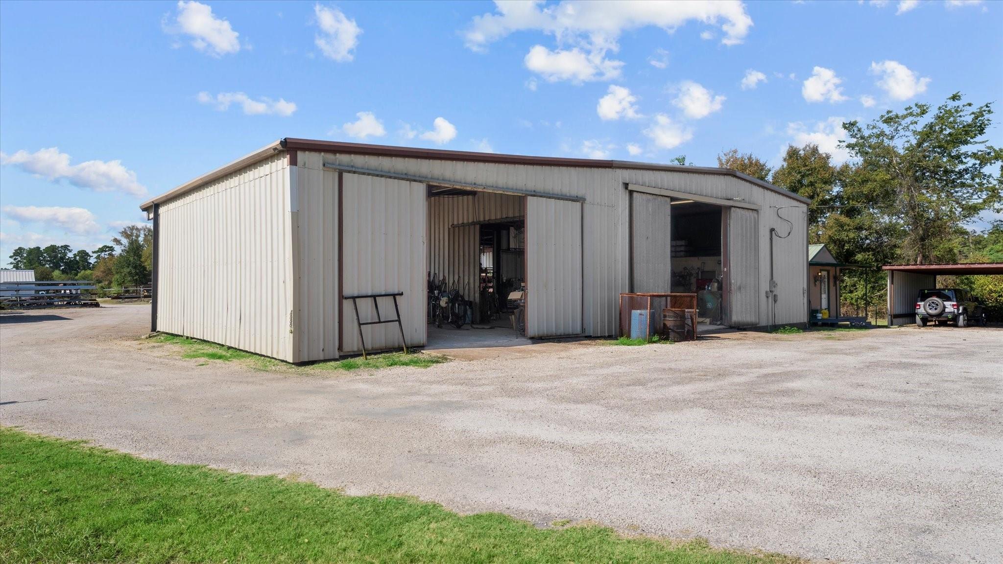 1023 Fm-1696 W