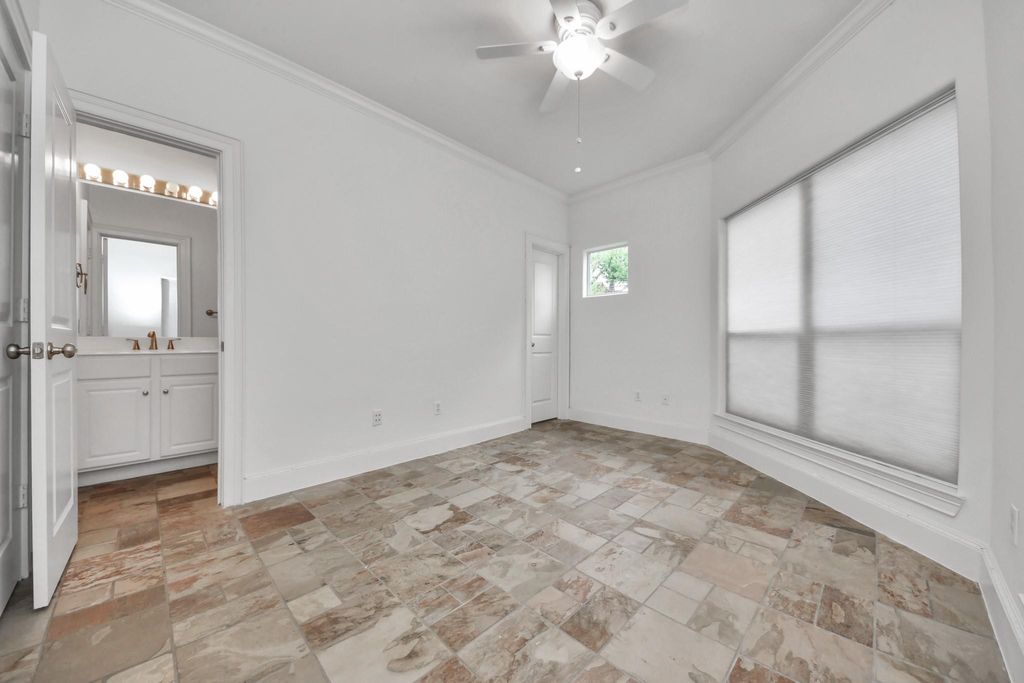 Photo of 1402 Wentworth Street, Houston, TX 77004 (MLS # 33771175)