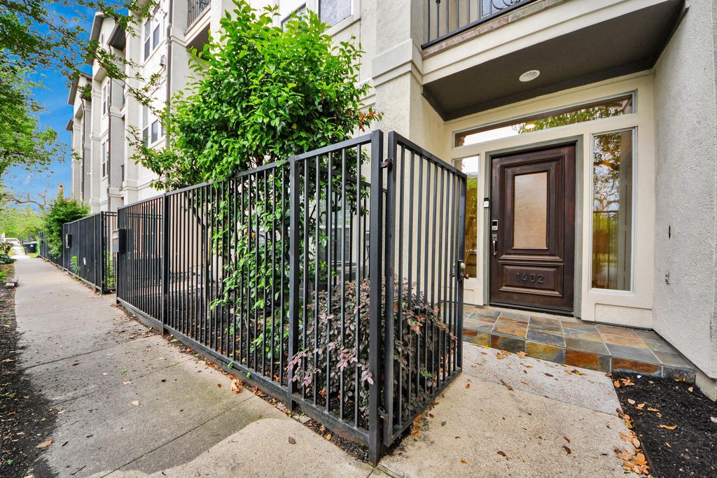 Photo of 1402 Wentworth Street, Houston, TX 77004 (MLS # 33771175)