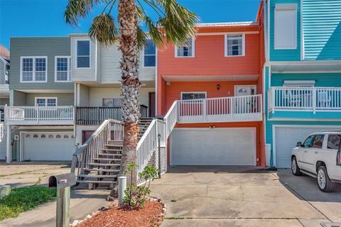 Photo of 3 Tiki Circle, Tiki Island, TX 77554 (MLS # 85190415)