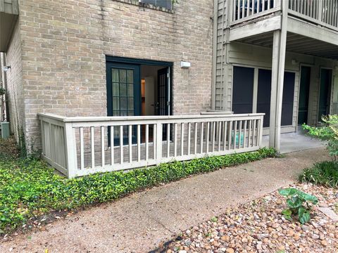 Photo of 2100 Tanglewilde Street #597, Houston, TX 77063 (MLS # 5371220) Photo of 2100 Tanglewilde Street #597, Houston, TX 77063 (MLS # 5371220)