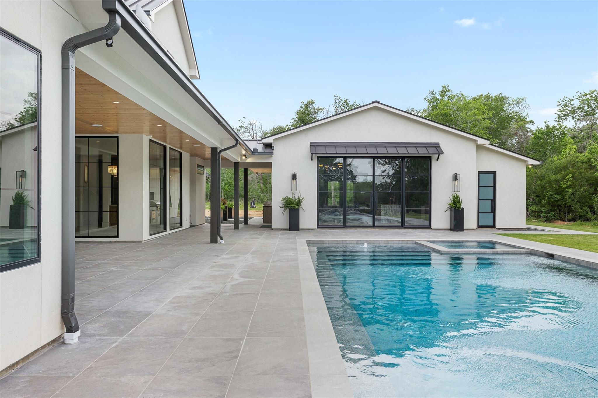 770 S Weyand Road