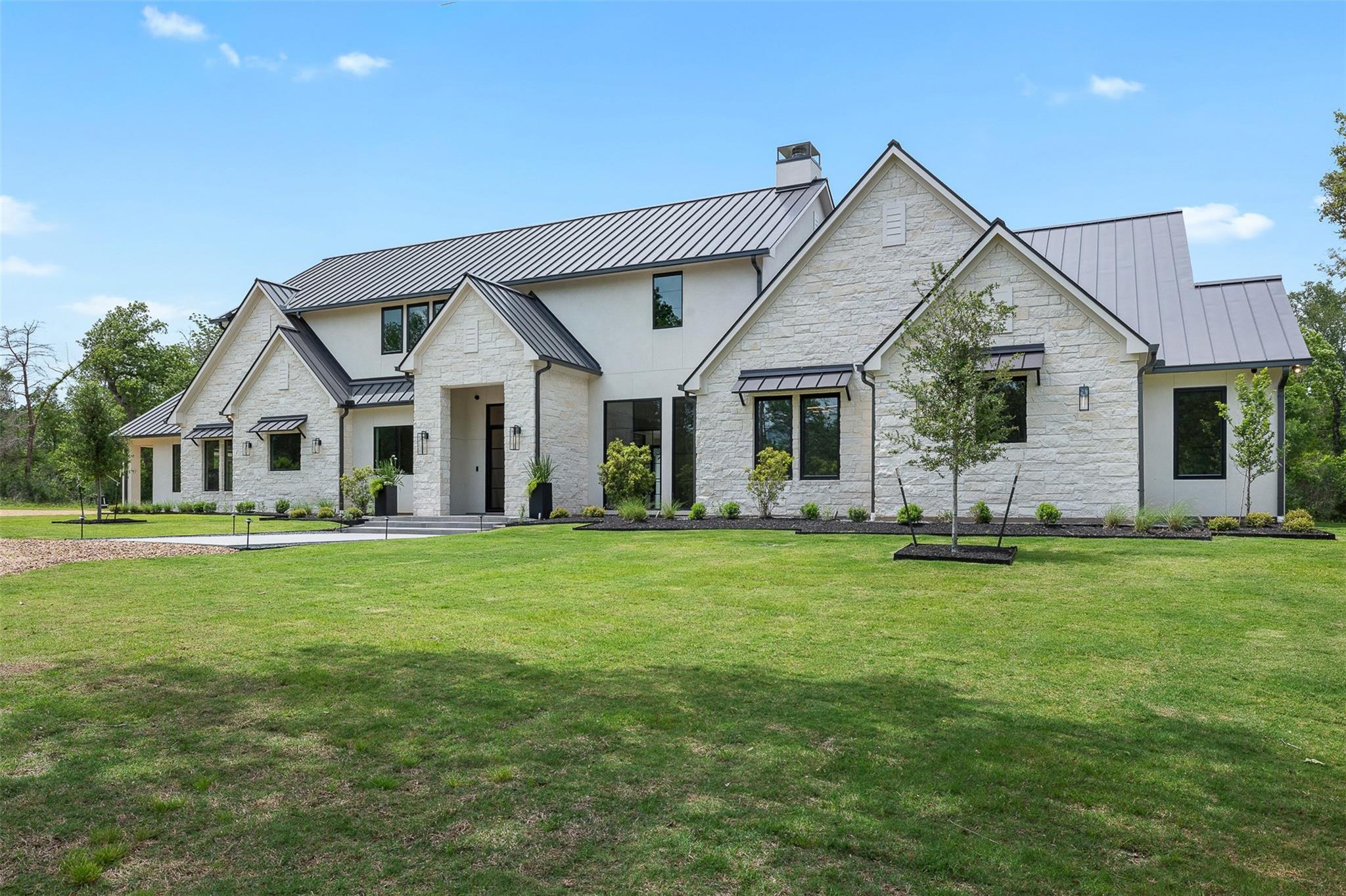 770 S Weyand Road