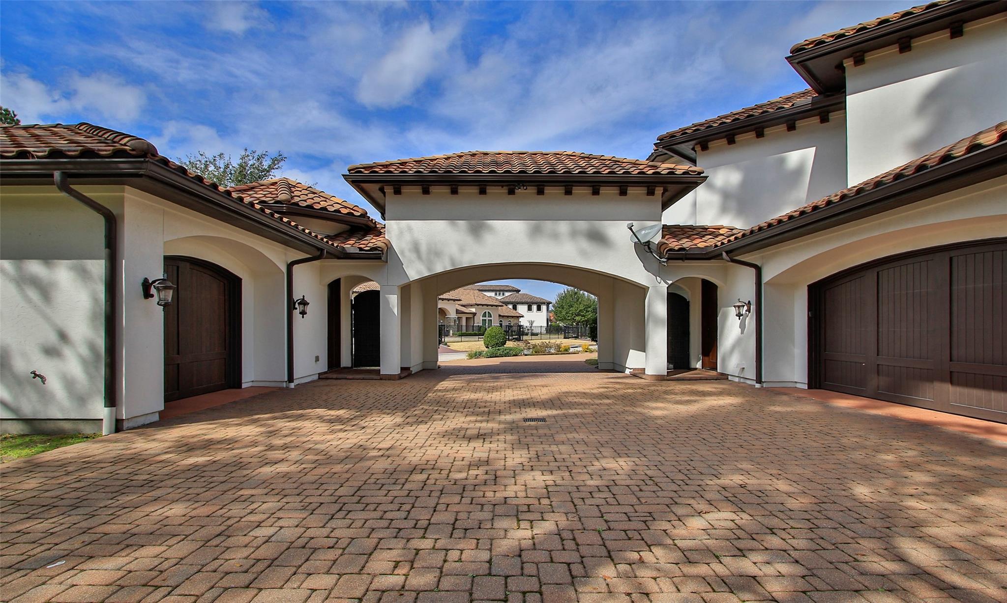 Humble, Texas, 77396, United States, 4 Bedrooms Bedrooms, ,5 BathroomsBathrooms,Residential,Active,2022322