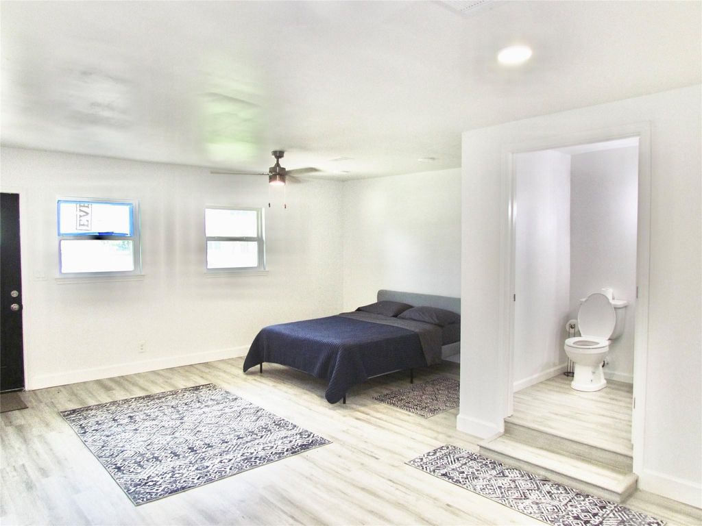 Photo of 639 Feamster Drive, Houston, TX 77022 (MLS # 92635185)