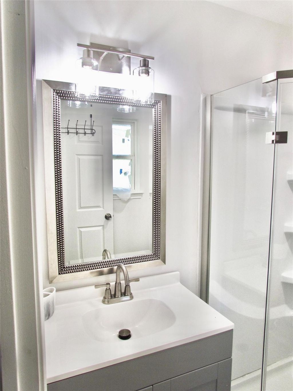Photo of 639 Feamster Drive, Houston, TX 77022 (MLS # 92635185)