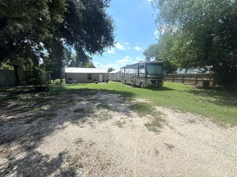 Photo of 146 Catamaran Circle, Blessing, TX 77419 (MLS # 98984691)